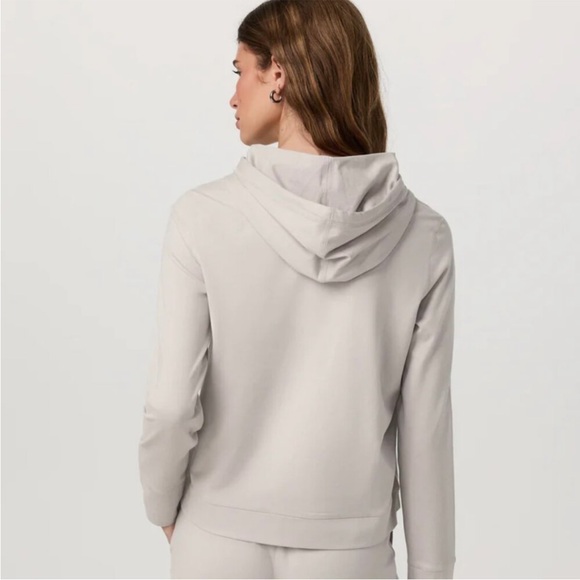 Vuori Halo Essential Hoodie in Light Gray - Picture 3 of 8